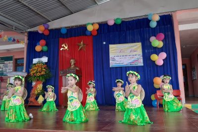 Hoạt động chào mừng kỷ niệm 40 năm ngày nhà giáo Việt Nam (20/11/1982-20/11/2022)của trường MN Hoa Lan
